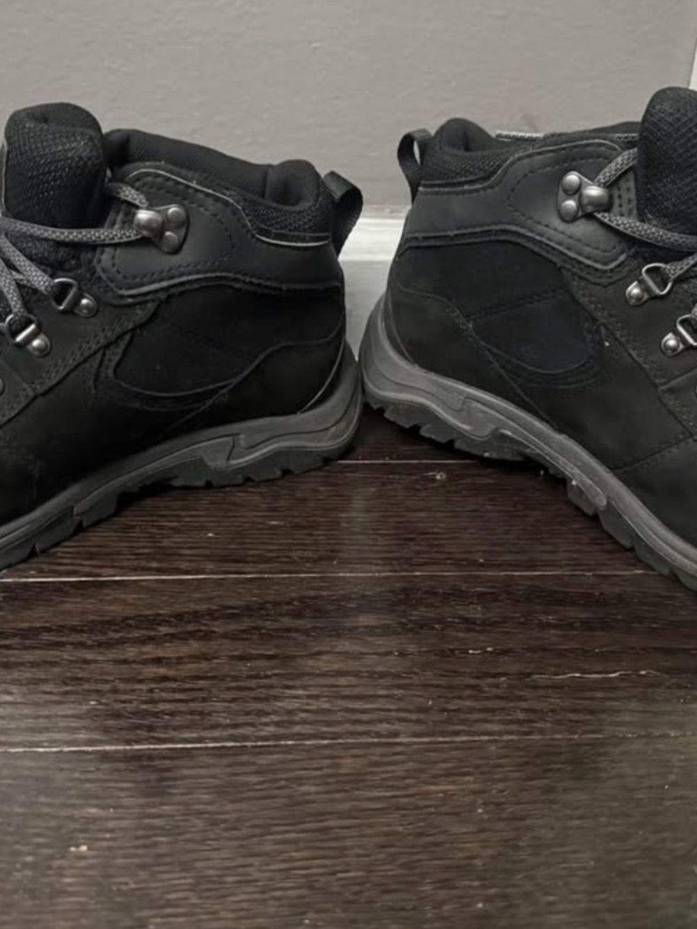 Women’s Black Timberland Hiking Boots Size 7